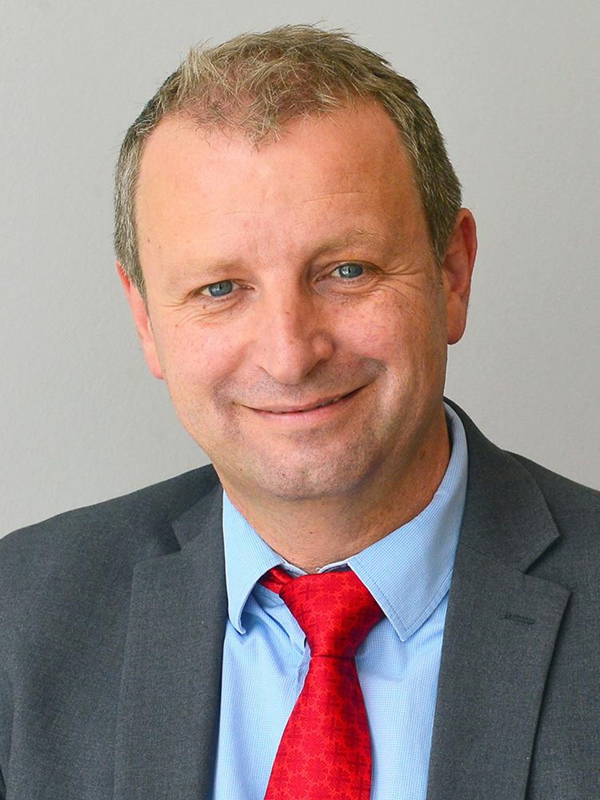 Porträtfoto von Steffen Knapp