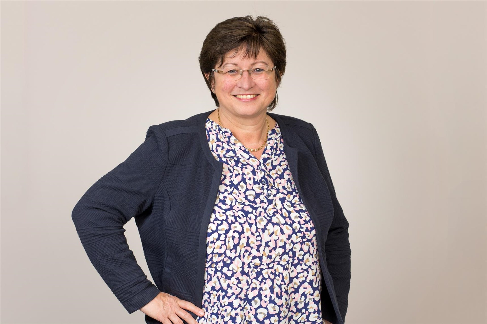Portrait einer Frau. Maria Frosch, Personalassistenz