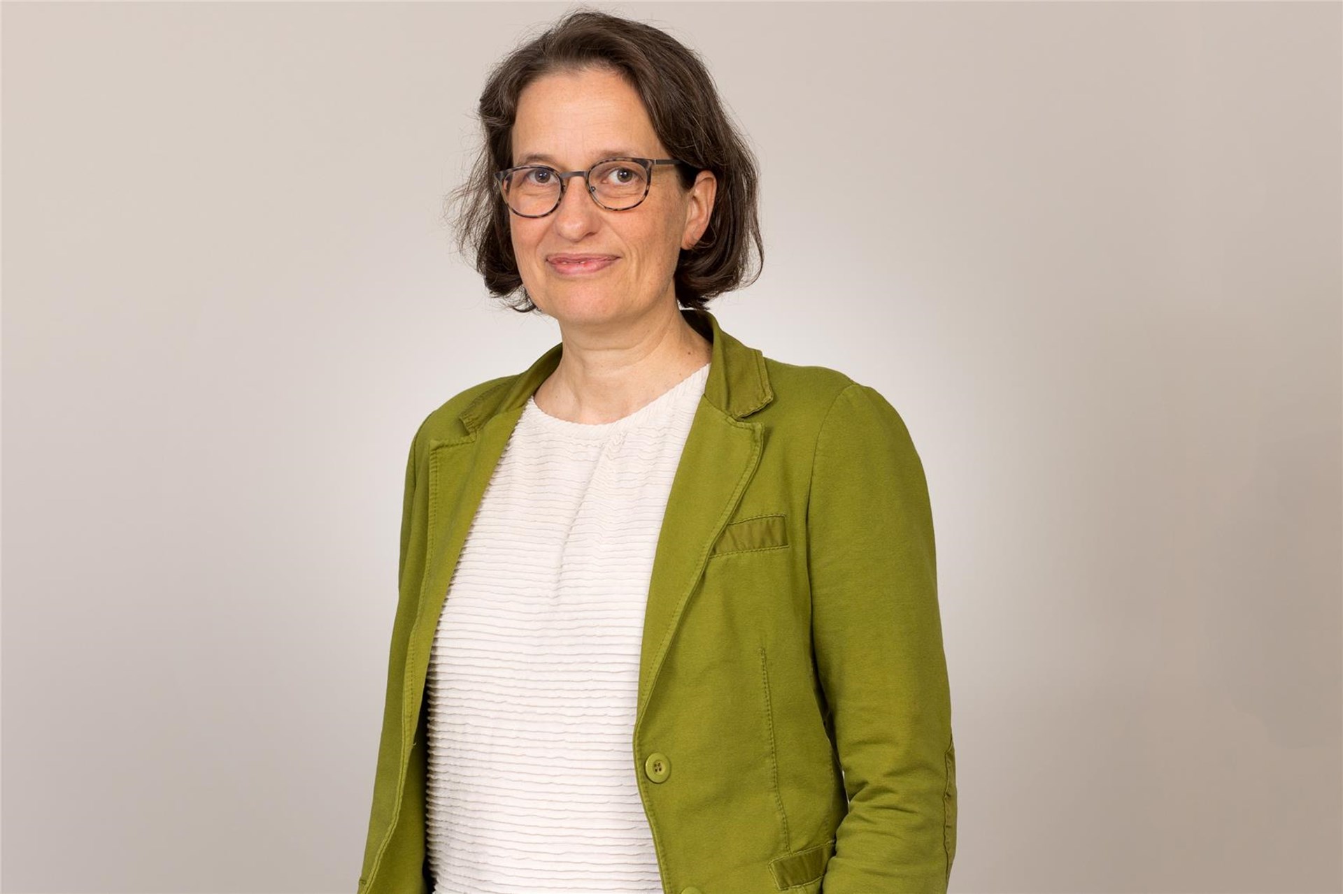 Portrait einer Frau. Sonja Zernia, Referentin für Kinder- und Jugendhilfe
