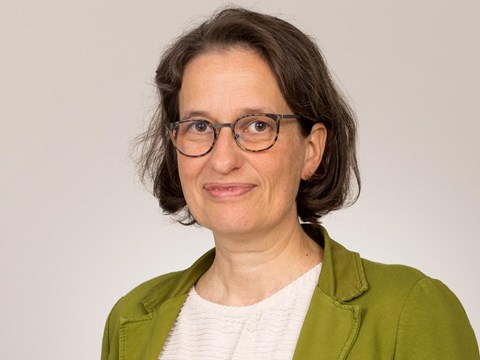 Portrait einer Frau. Sonja Zernia, Referentin für Kinder- und Jugendhilfe